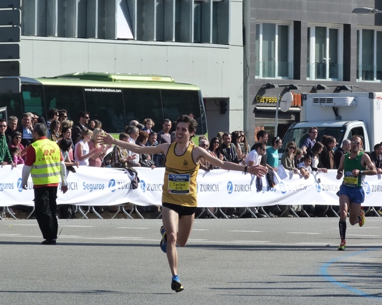 Carles Riba a l'arribada a meta