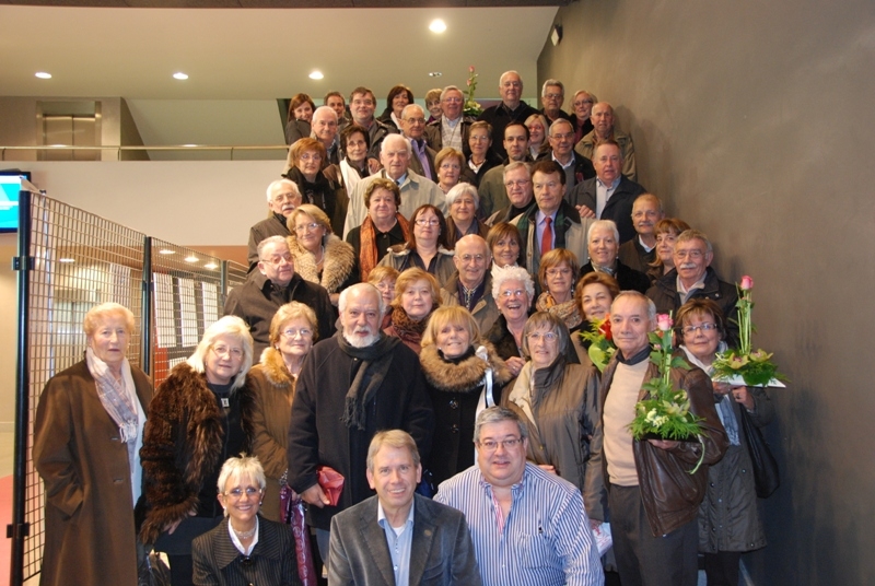 Foto de família dels assistents al sopar