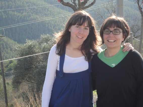 Alba Danès i Laura Saula al castell de Rubió