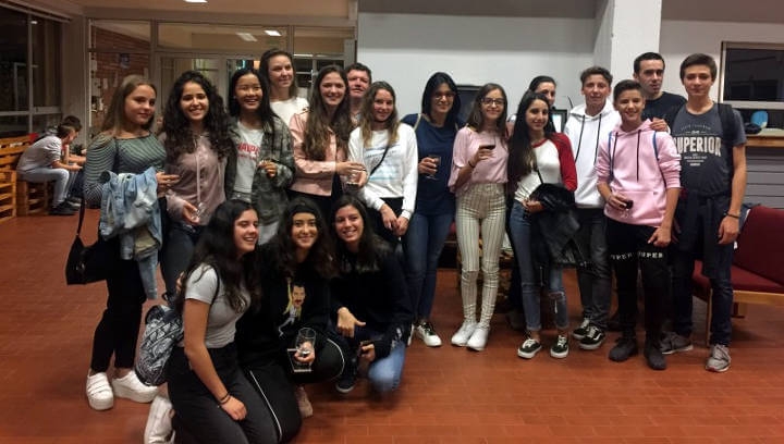 Una fotografia amb els altres alumnes europeus, a Tondela