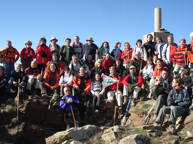 La Colla Excursionista de Vilanova del Camí, a Les Agudes