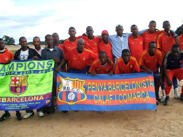 Imatge del material enviat per la penya al poble d’Holo, a Guinea Conakry