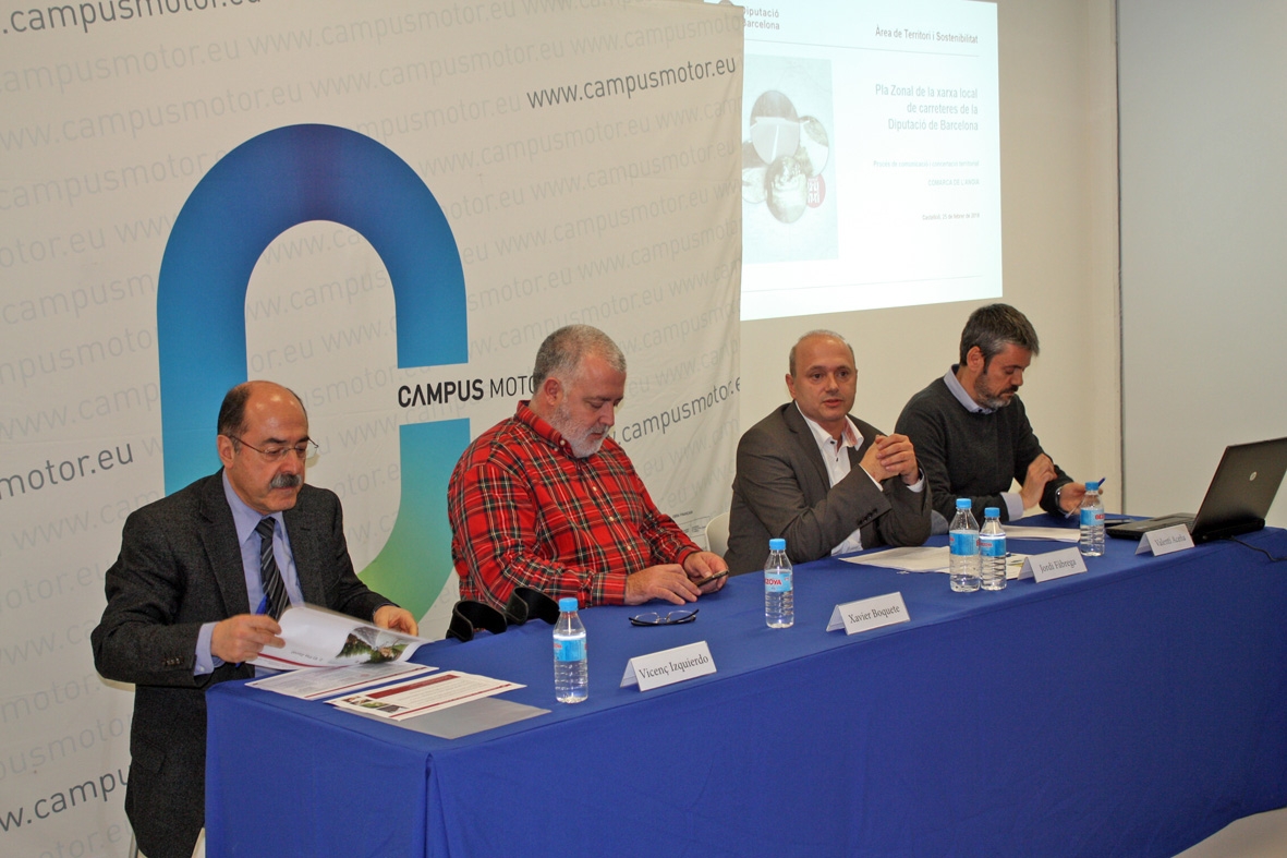 El diputat Jordi Fàbrega, segon a la dreta, amb el president comarcal Xavier Boquete a l'esquerra