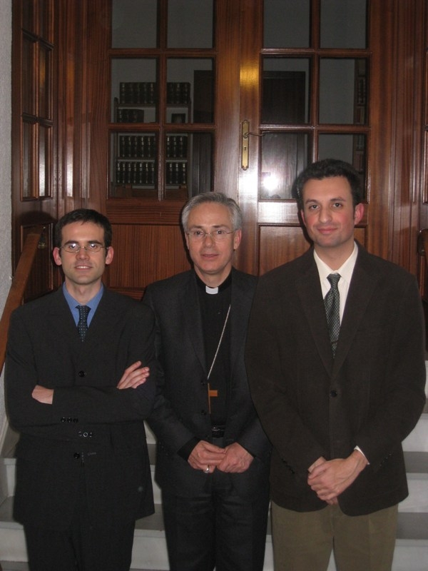 Joan Prat i Xavier Bisbal, juntament amb Mons. Romà Casanova, bisbe de Vic.