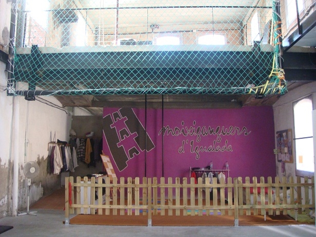 Els Moixiganguers assagen en una antiga adoberia del Rec