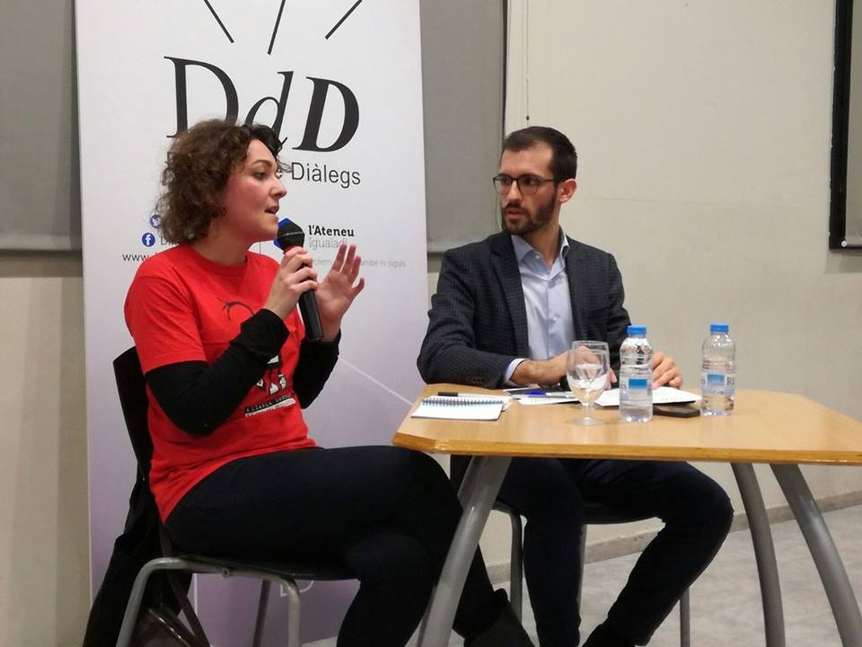 La convidada, Maria Campuzano, amb el moderador Jordi Cuadras