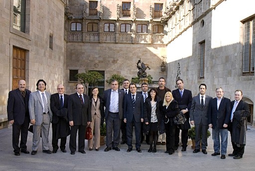 Foto de grup, els representants de FIHR i Artur Mas