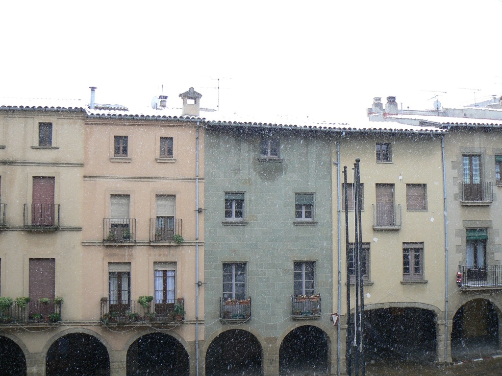 Teulades blanques a Calaf a les 9 del matí