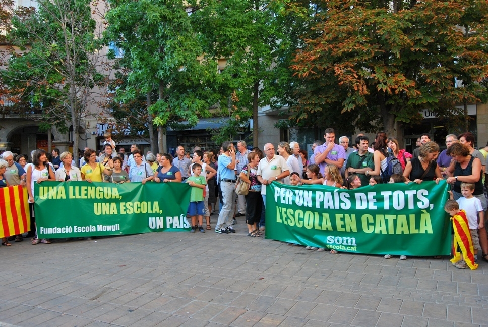 Un acte a favor de l'escola en català, del col·lectiu Som Escola