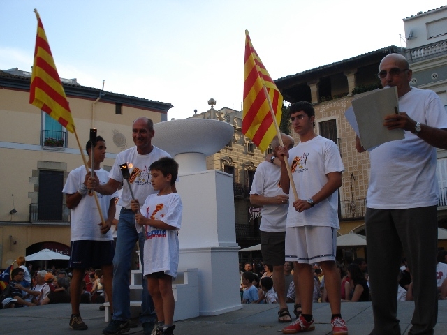 Ja fa 26 anys que la Flama del Canigó arriba a Igualada