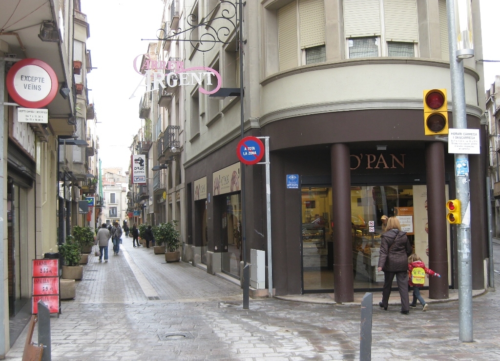 Carrer de l'Argent, zona comercial d'Igualada