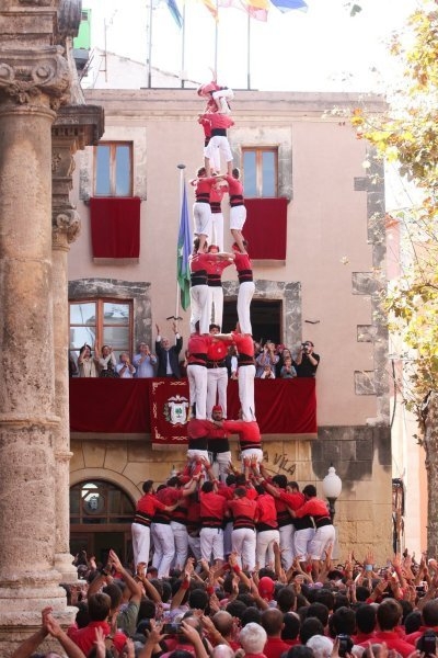 3 de 9 amb folre dels Nens del Vendrell