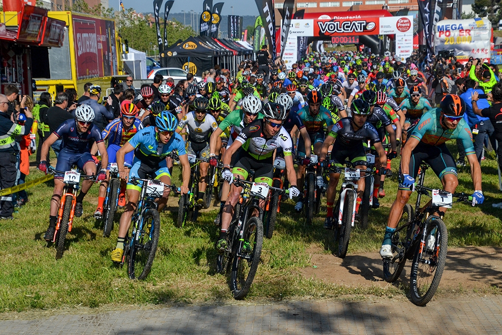 Més de 700 ciclistes participen en aquesta espectacular competició