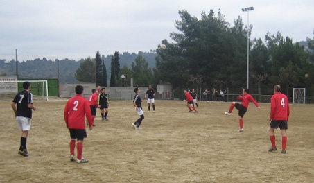 El Vallbona no ha pogut amb el líder, el St. Sadurní (1-4)