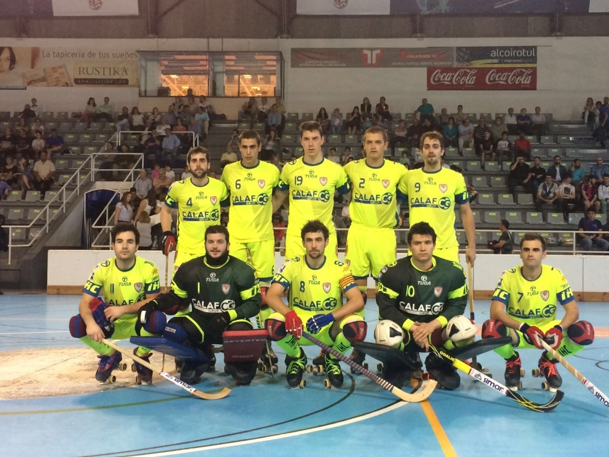 Els jugadors de l'IHC a la pista de l'Alcoi.