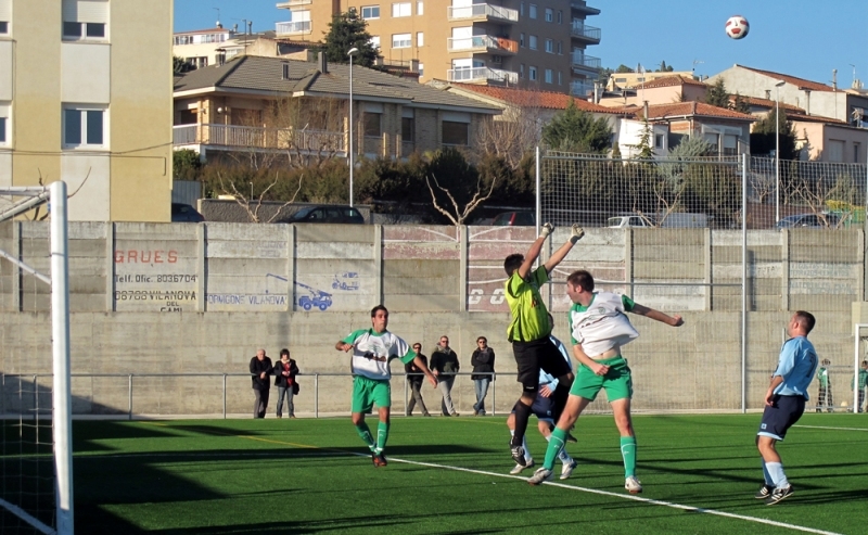 El porter rival refusant una ocasió de Berenguer