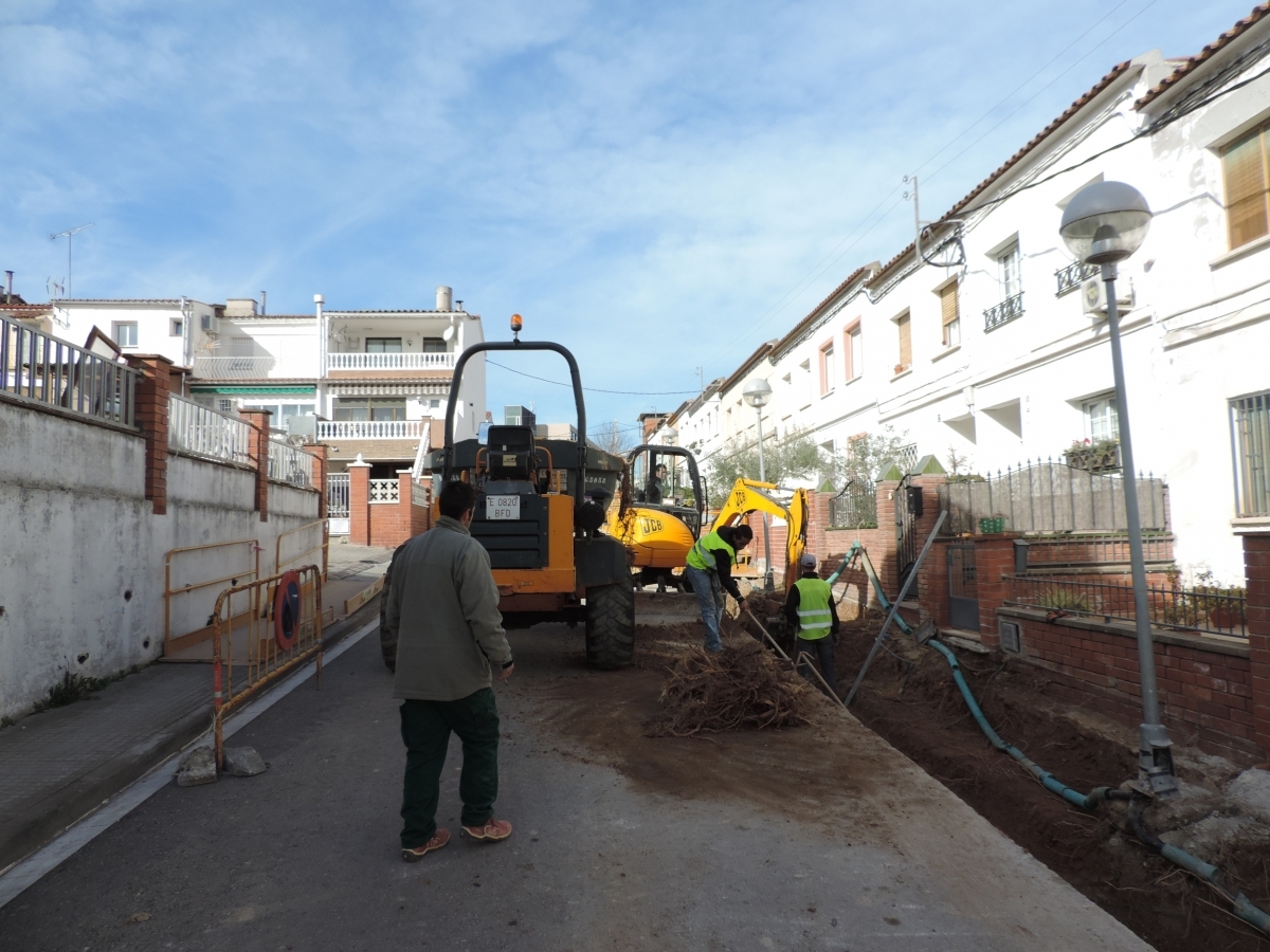 Primeres obres al Carrer Pujades