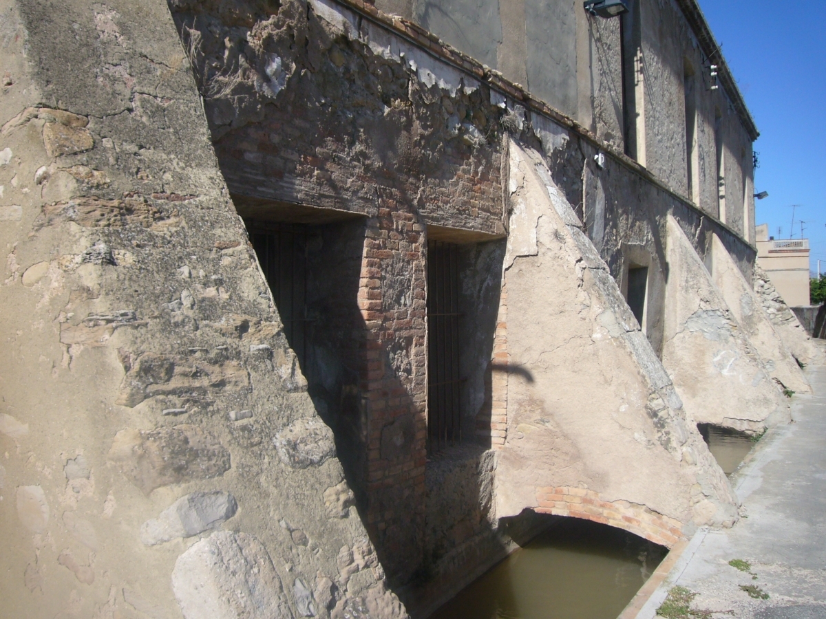 Els contraforts, una de les estampes del Barri del Rec