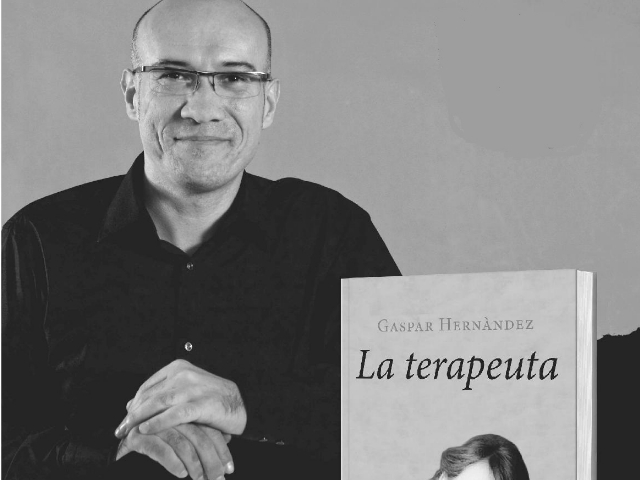 Gaspar Hernandez i la seva novel·la 'La Terapeuta'