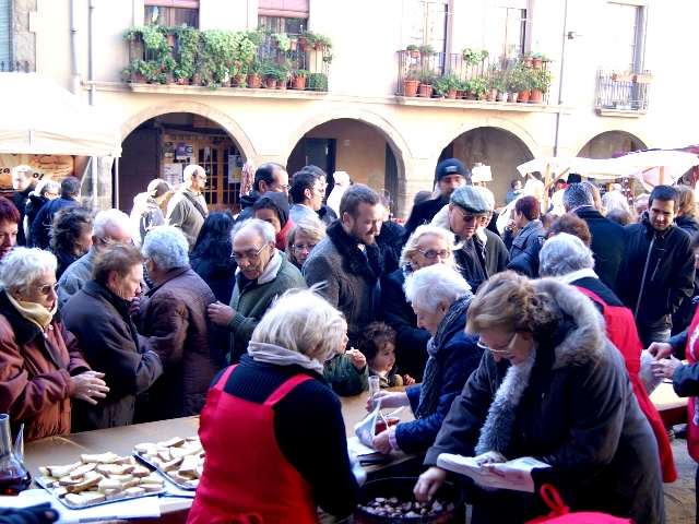 Es repartiran 90 kg de castanyes torrades i 70 litres de mistela