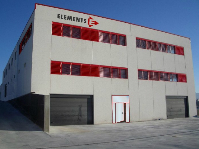 Elements. Carrer Alemanya, 46, al polígon industrial de Les Comes d’Igualada