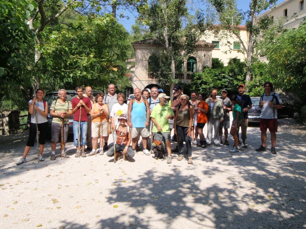 Els excursionistes dels Bad-lands a la Puda de Francolí a Castellolí - foto de Antoni Martín