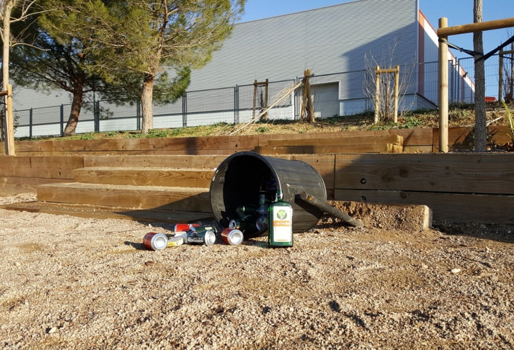 Els efectes del 'botellón', visibles al Parc Central