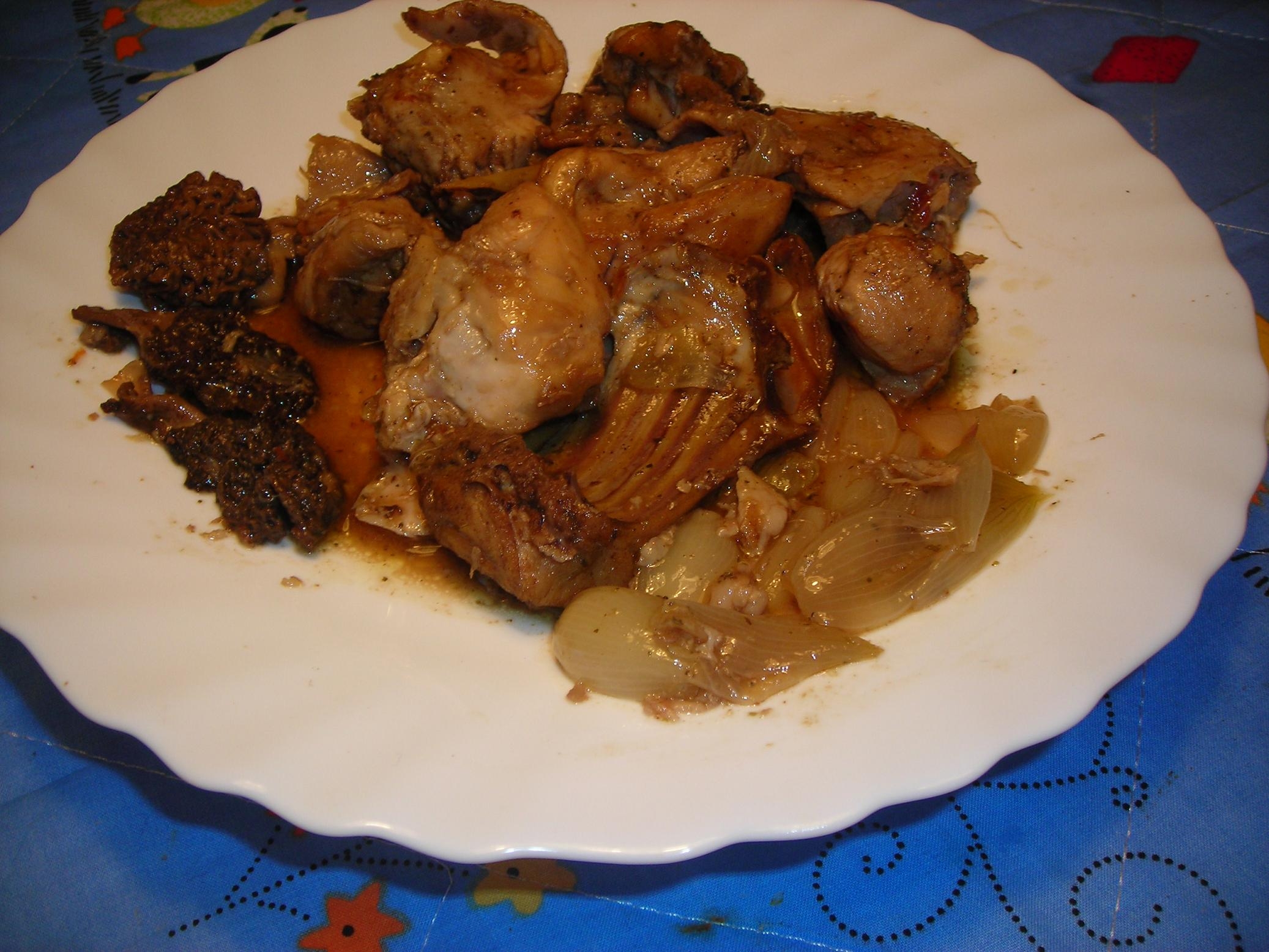 Conill i pollastre escabetxats, amb múrgoles