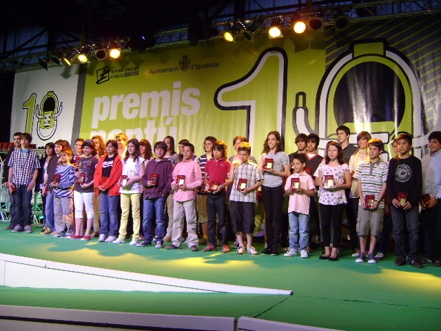 Es va premiar els joves esportistes més destacats de cada centre educatiu
