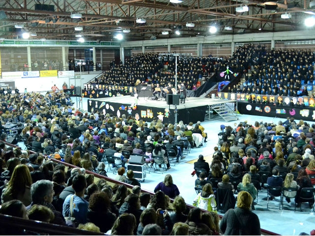els 680 alumnes i el públic van omplir el pavelló