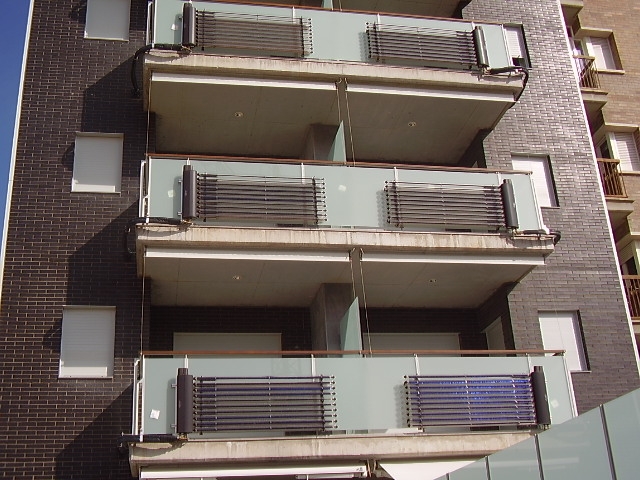 Col·lectors solars als balcons