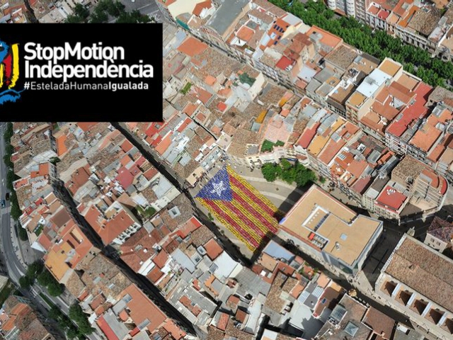 Fotografia aèria de l'Estelada Humana. Autor: Solé-Carbonell