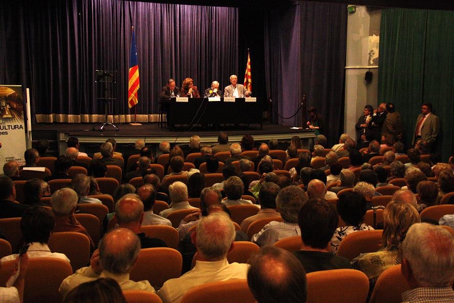 L´Ateneu Barcelonès es va fer petit per l'acte de presentació / ACN