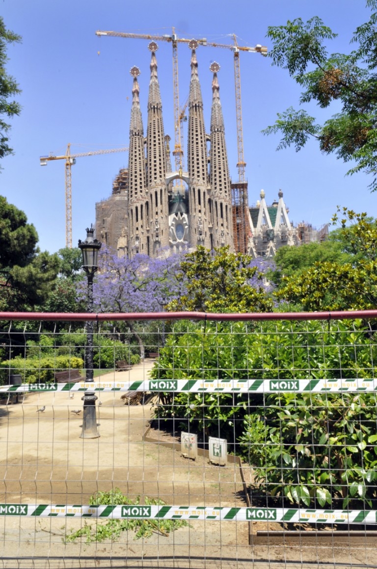 Rehabilitació de la plaça de la Sagrada Família