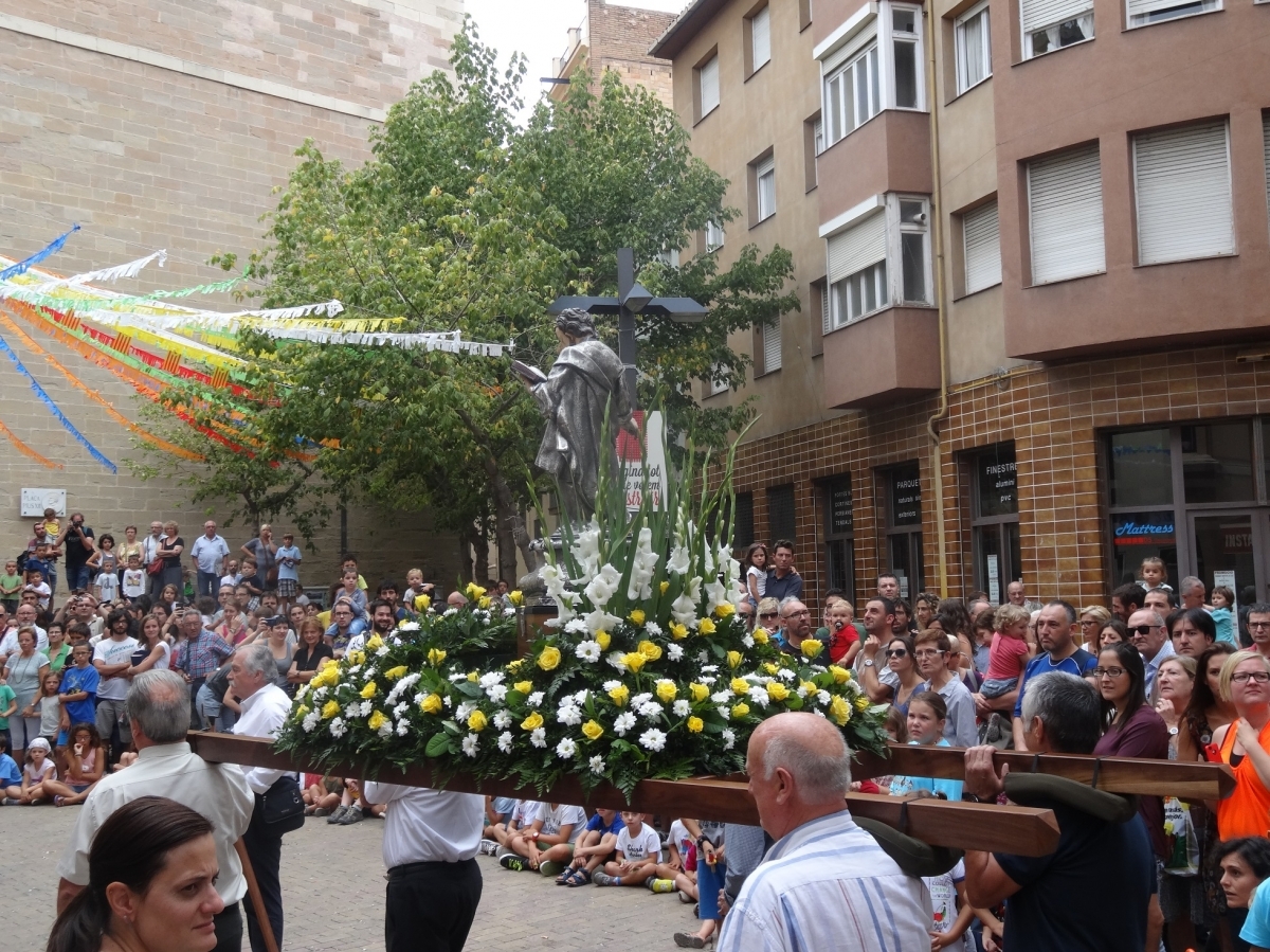 El passeig de Sant Bartomeu, per Festa Major