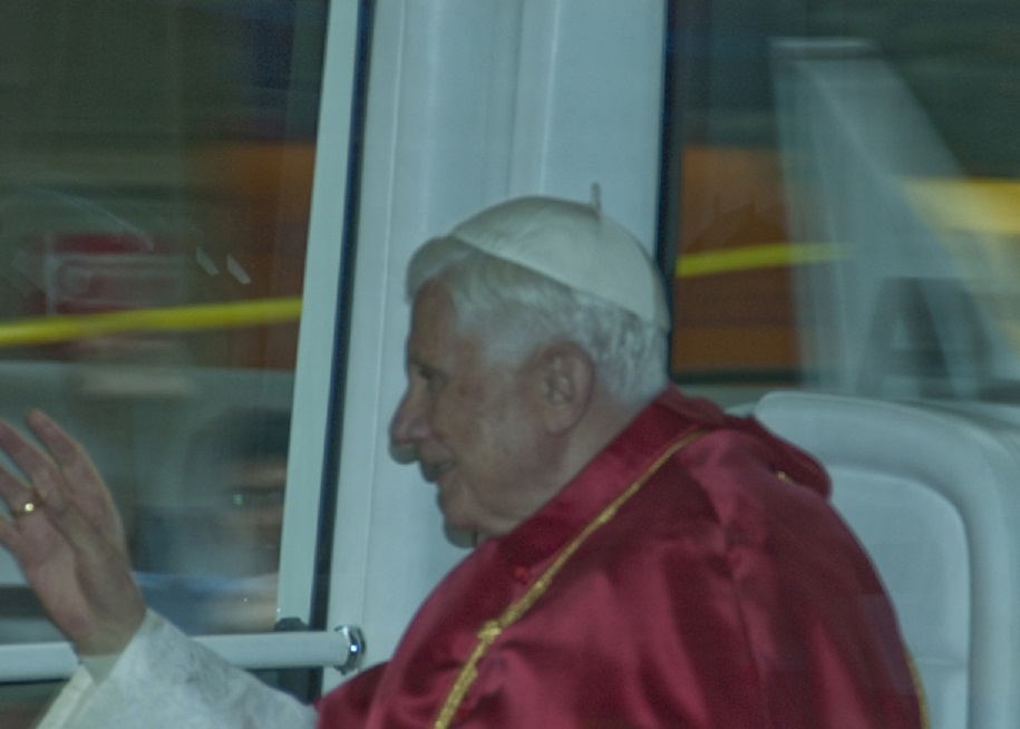 El Papa Benet XVI fotografiat per l'escola Montclar