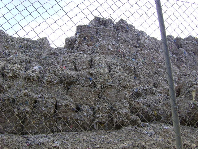 Unión Industrial Paperera afirma no tenir cap altra opció per desfer-se del plàstic