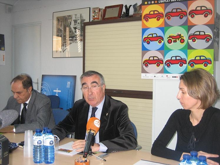 Josep Valls, Pere Carles i Àngels Chacón, a la presentació de l'Automercat
