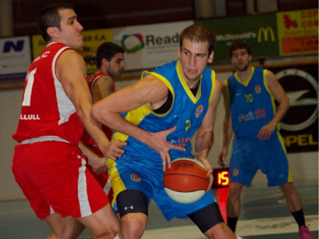 El Physic CB Igualada contra AESC Ramon Llull. Foto: J.Ribera Alern