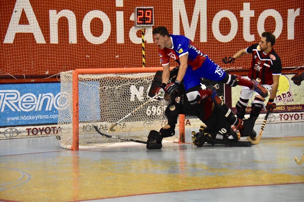 Tety Vives tanca el marcador amb un gol espectacular (Foto: Xavi Garcia)