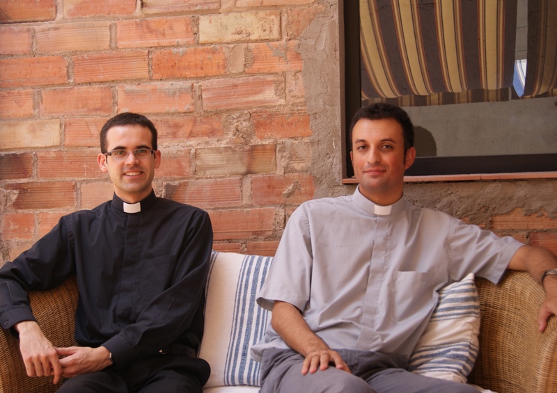 Després de l'ordenació, en Xavier i en Joan marxaran cap a Roma