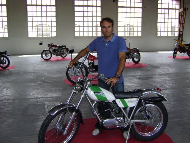 Xavi Pons, amb una de les seves motos