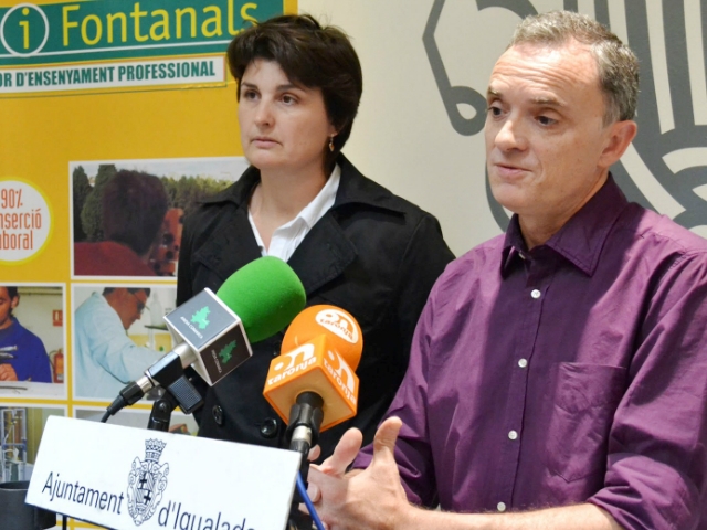 Anna Bacardit i Juan Manuel Linares durant la presentació del cicle formatiu