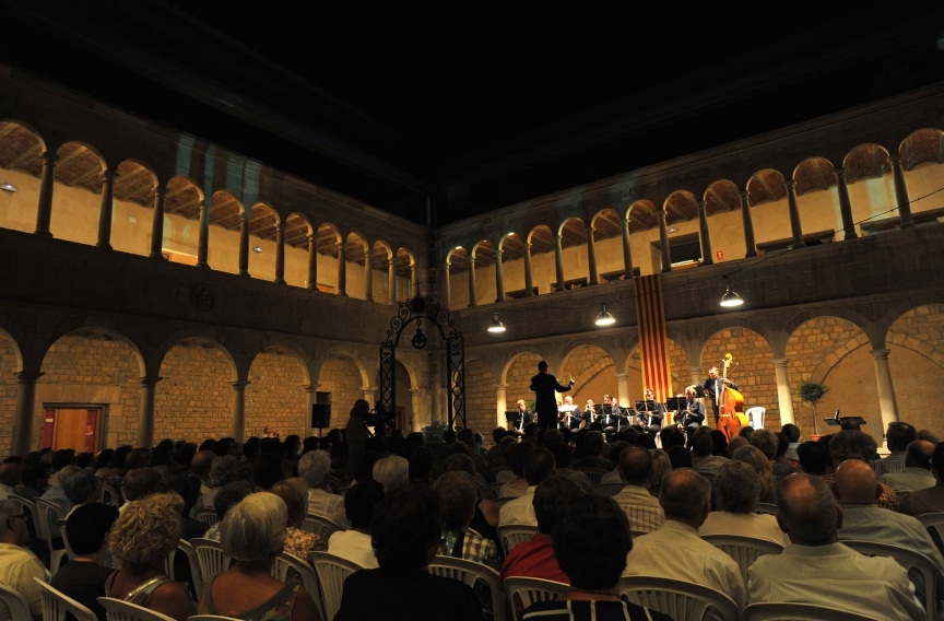 Concert de Cobla al Claustre de l'Escola Pia. Foto. Aj. Igualada