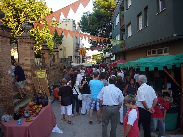 Tercet Mercat Modernista dels Hostalets de Pierola. Carrer Mestre J.Lladós