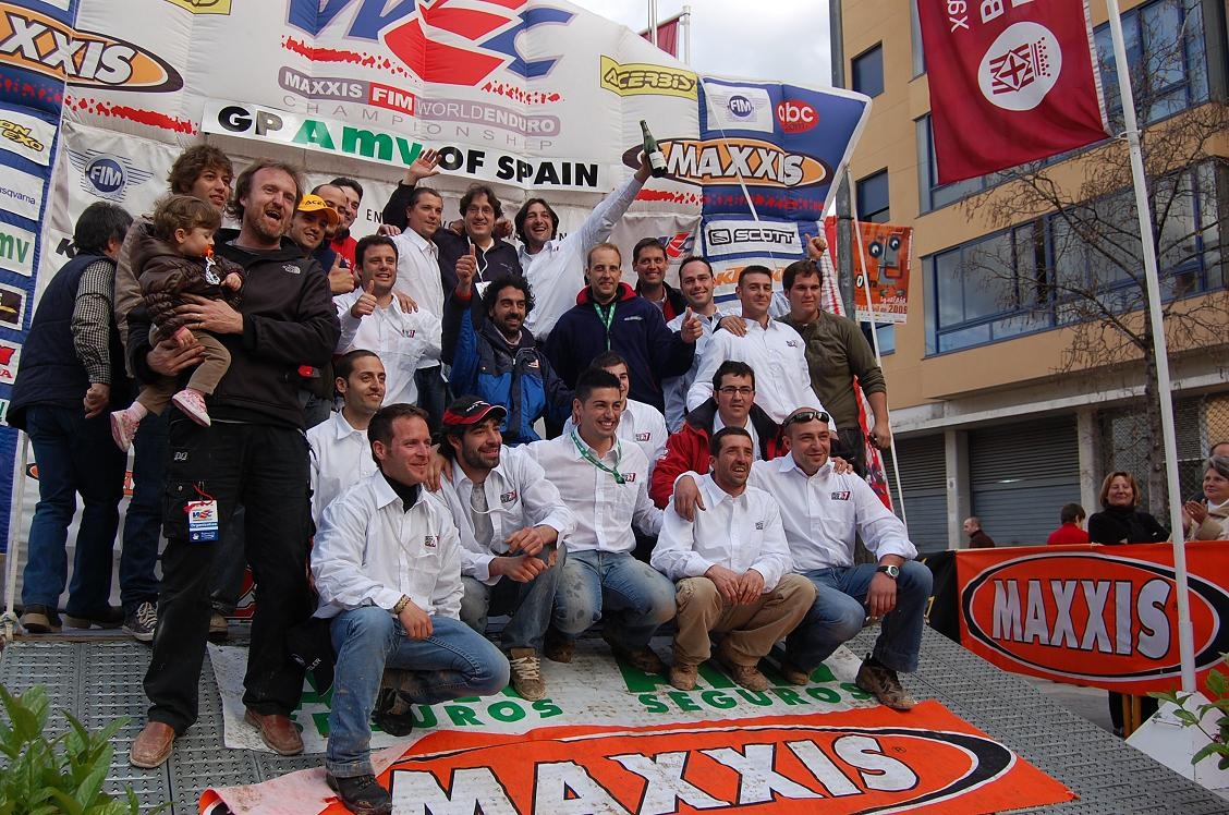 El Moto Club Igualada, celebrant l'èxit del mundial