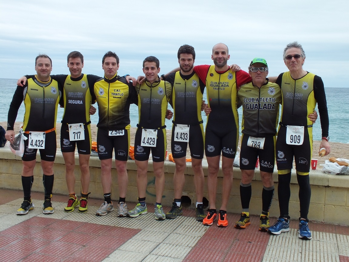 Els participants del CAI al triatló de Blanes