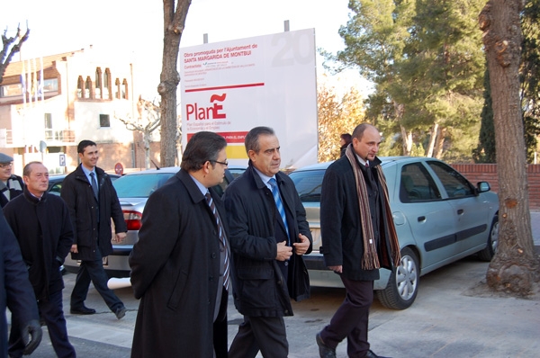 Celestino Corbacho ha passejat breument pel nou tram del Boulevard de Montbui