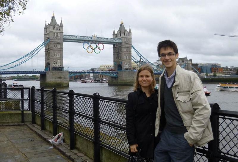 Meritxell Estruch i Enric Cuadras amb el Tower Bridge de fons