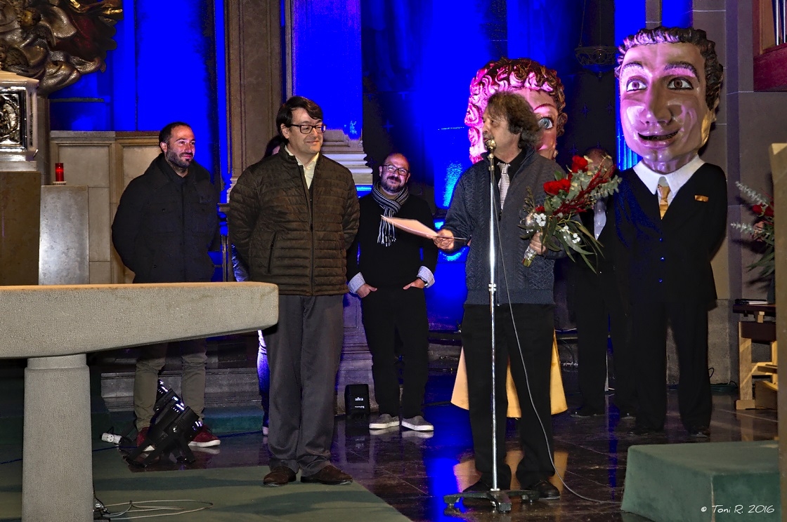 L'alcalde Aleix Auber, esquerra, Àngel Soteras, segon a l'esquerra, amb Xavier Cassanyes, compositor